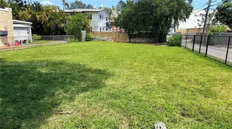 33 NW 21st Avenue Miami FL 33125
