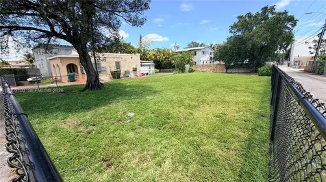 33 NW 21st Avenue Miami FL 33125
