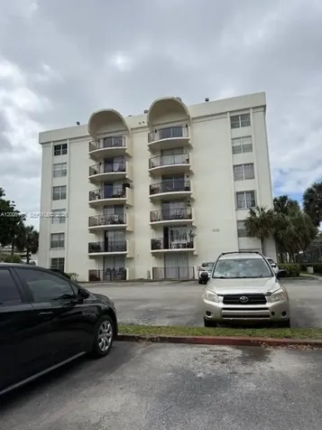 9350 Fontainebleau Boulevard Miami FL 33172
