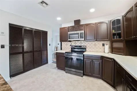 614 NE 3rd Street Dania Beach FL 33004