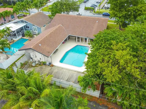 614 NE 3rd Street Dania Beach FL 33004