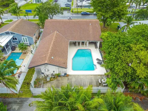 614 NE 3rd Street Dania Beach FL 33004