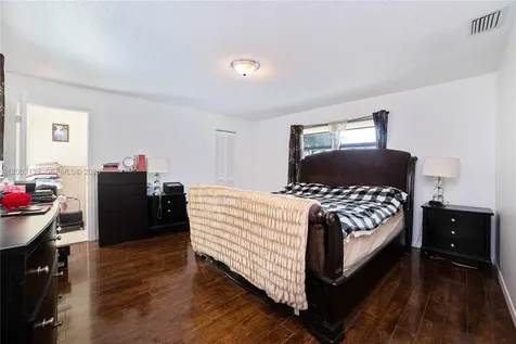 614 NE 3rd Street Dania Beach FL 33004