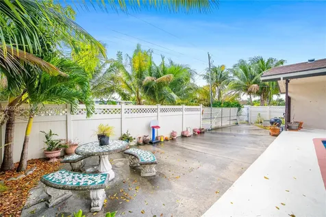 614 NE 3rd Street Dania Beach FL 33004