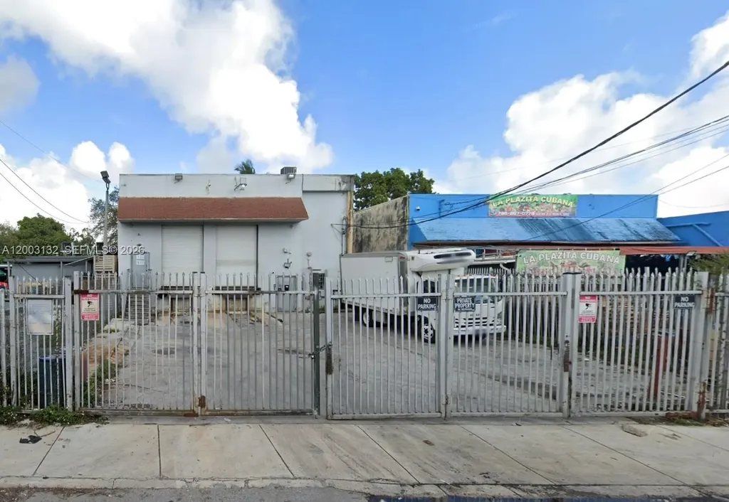 1445 NW 23rd Street Miami FL 33142