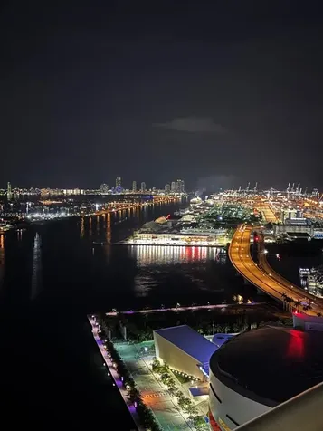 888 Biscayne Boulevard Miami FL 33132