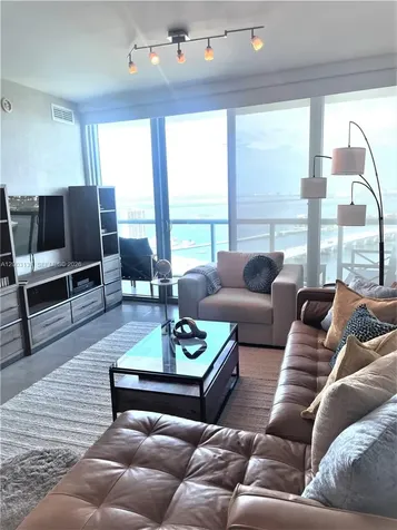 888 Biscayne Boulevard Miami FL 33132