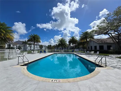 2620 S University Drive Davie FL 33328