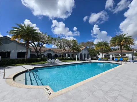 2620 S University Drive Davie FL 33328