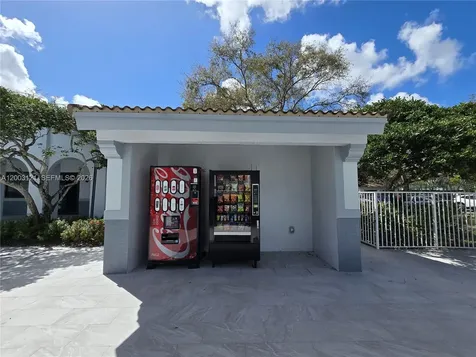 2620 S University Drive Davie FL 33328
