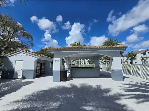 2620 S University Drive Davie FL 33328