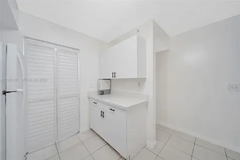 2620 S University Drive Davie FL 33328