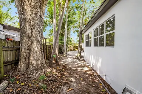 1315 NE 130th Street North Miami FL 33161