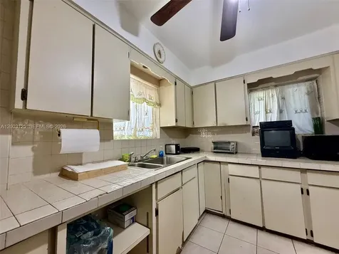 3000 NW 5th Street Miami FL 33125
