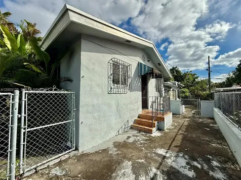 3000 NW 5th Street Miami FL 33125