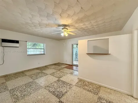 3000 NW 5th Street Miami FL 33125