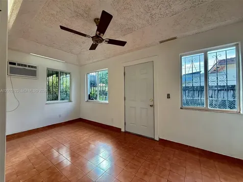 3000 NW 5th Street Miami FL 33125
