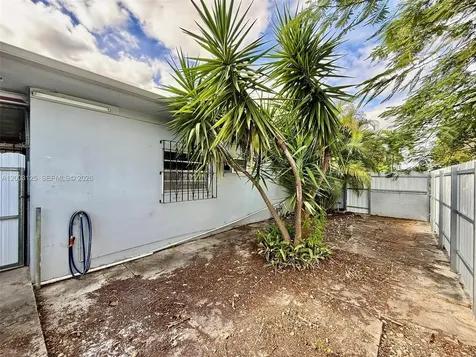 3000 NW 5th Street Miami FL 33125