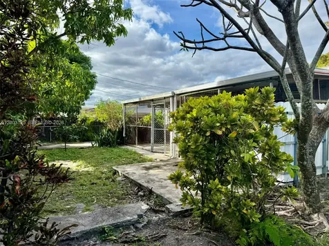 3000 NW 5th Street Miami FL 33125
