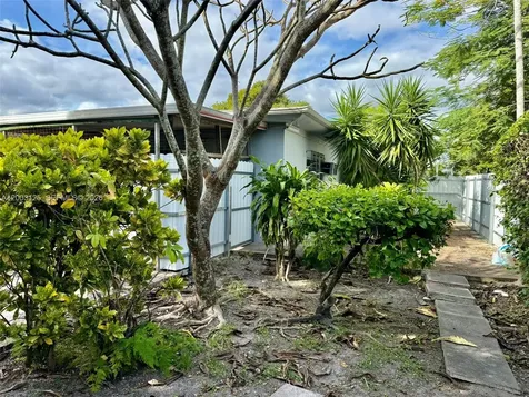 3000 NW 5th Street Miami FL 33125