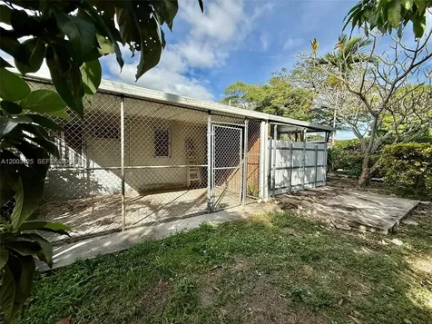 3000 NW 5th Street Miami FL 33125