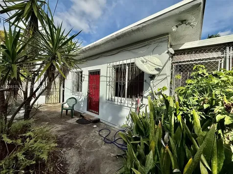 3000 NW 5th Street Miami FL 33125