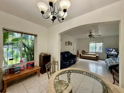 3000 NW 5th Street Miami FL 33125