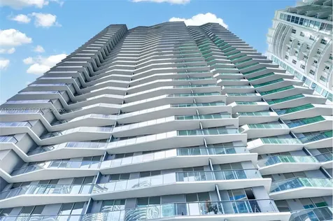 77 SE 5th Street Miami FL 33131