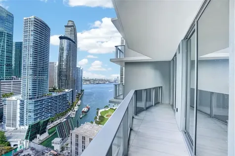 77 SE 5th Street Miami FL 33131