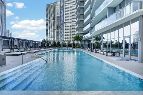77 SE 5th Street Miami FL 33131