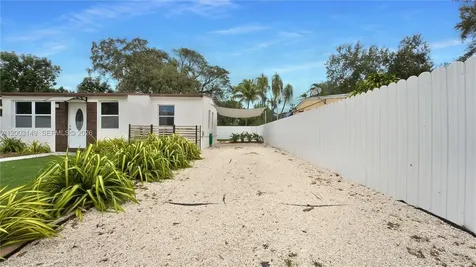1441 NE 154th Terrace North Miami Beach FL 33162