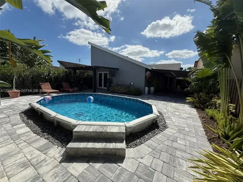 531 SW 89th Court Miami FL 33174