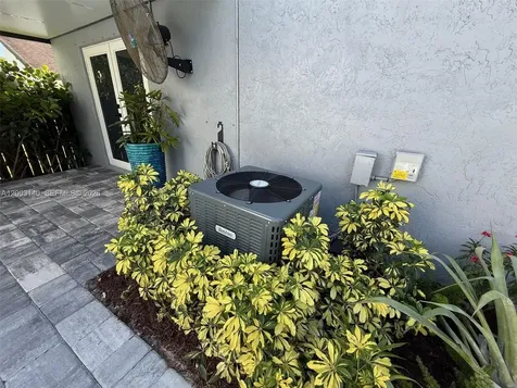 531 SW 89th Court Miami FL 33174