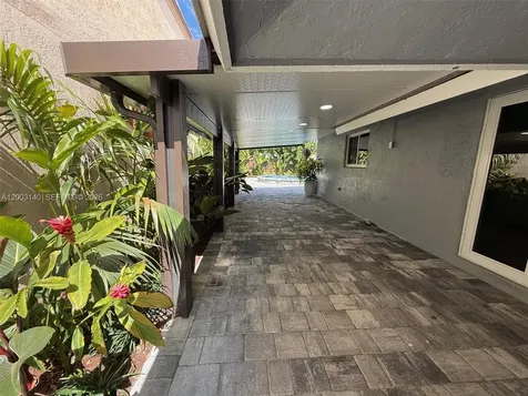 531 SW 89th Court Miami FL 33174