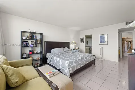 11113 Biscayne Boulevard Miami FL 33181