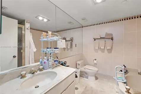 11113 Biscayne Boulevard Miami FL 33181