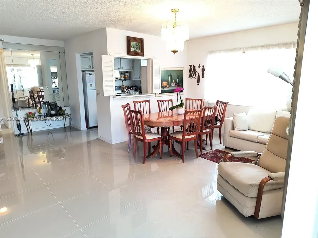 308 N Markham N Deerfield Beach FL 33442