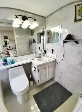 308 N Markham N Deerfield Beach FL 33442