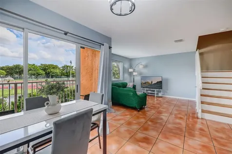 6255 Kendale Lakes Circle Miami FL 33183