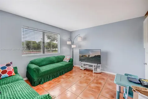 6255 Kendale Lakes Circle Miami FL 33183