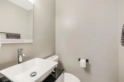 6255 Kendale Lakes Circle Miami FL 33183