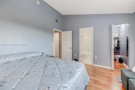 6255 Kendale Lakes Circle Miami FL 33183