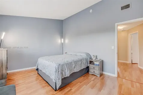 6255 Kendale Lakes Circle Miami FL 33183