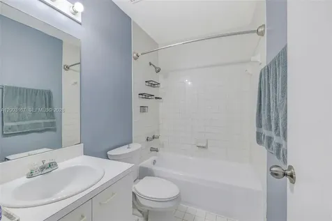 6255 Kendale Lakes Circle Miami FL 33183