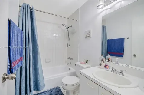 6255 Kendale Lakes Circle Miami FL 33183