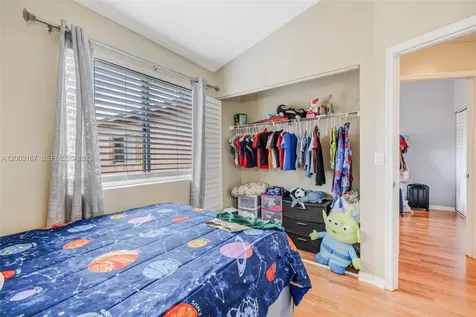 6255 Kendale Lakes Circle Miami FL 33183