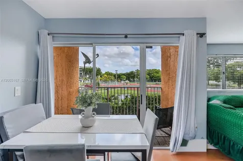 6255 Kendale Lakes Circle Miami FL 33183