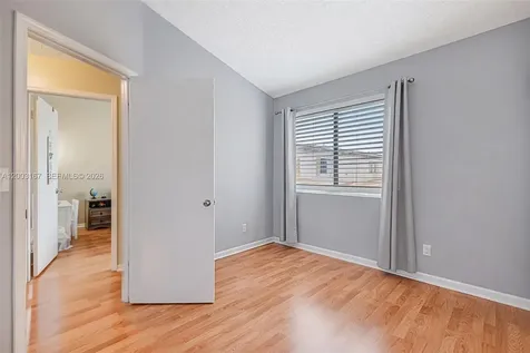 6255 Kendale Lakes Circle Miami FL 33183