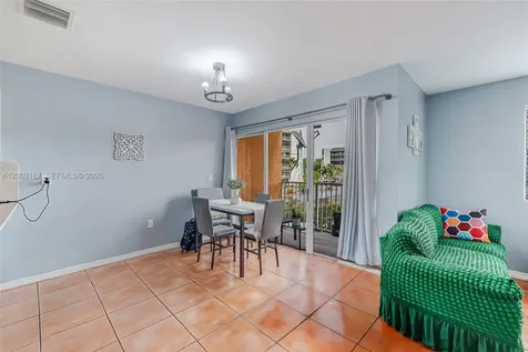 6255 Kendale Lakes Circle Miami FL 33183