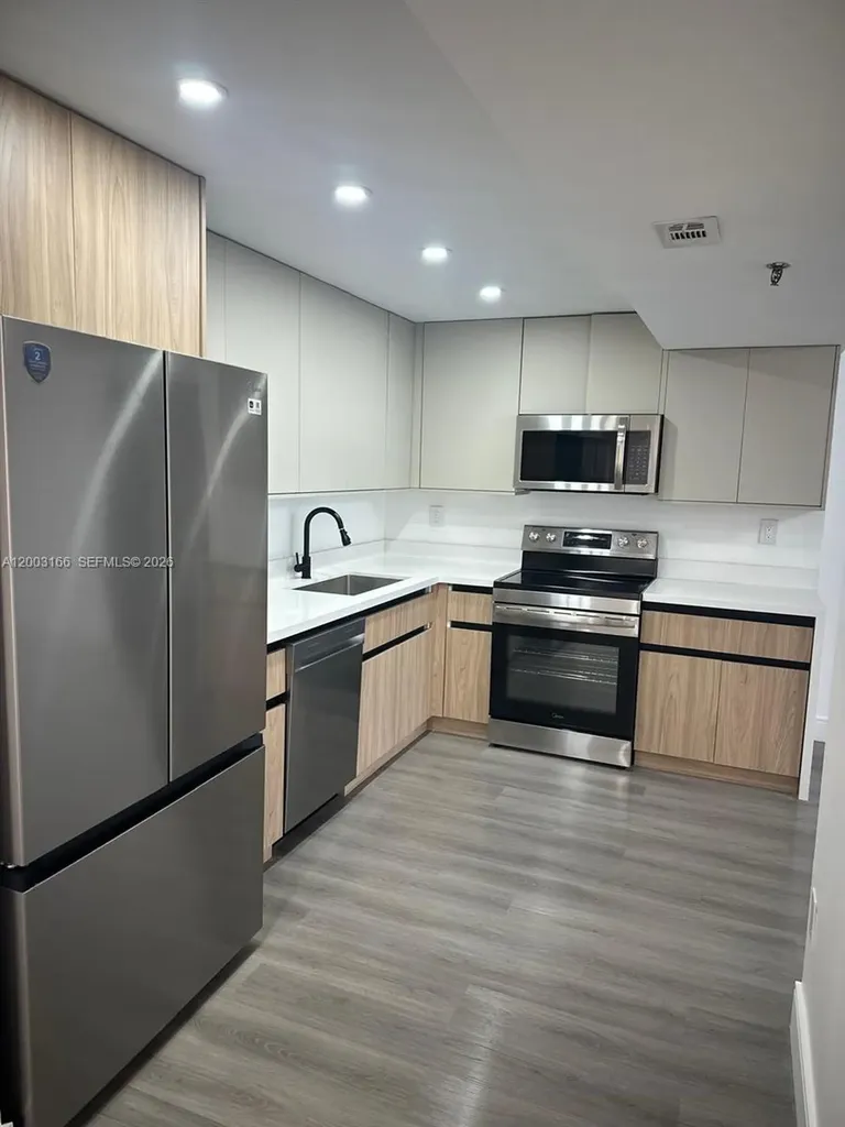 20840 San Simeon Way Miami FL 33179